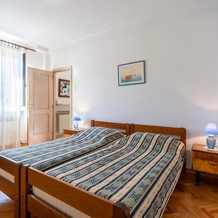 2 Bedroom In Apartmán Umag